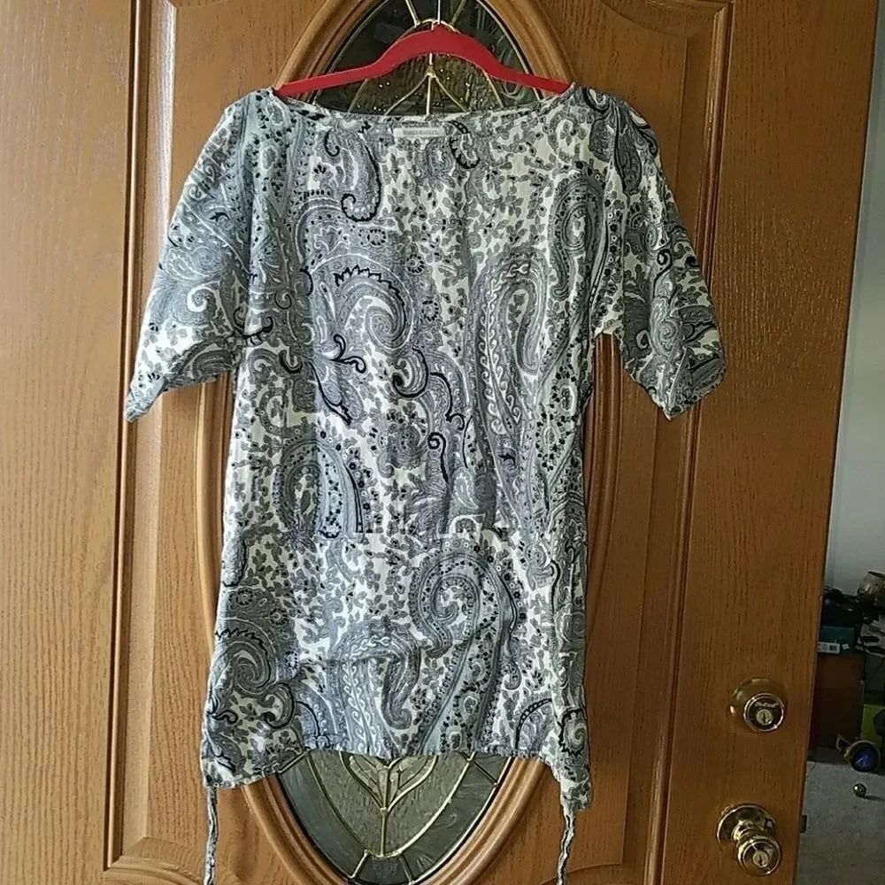 World Market gray printed top Sz S/M EUC